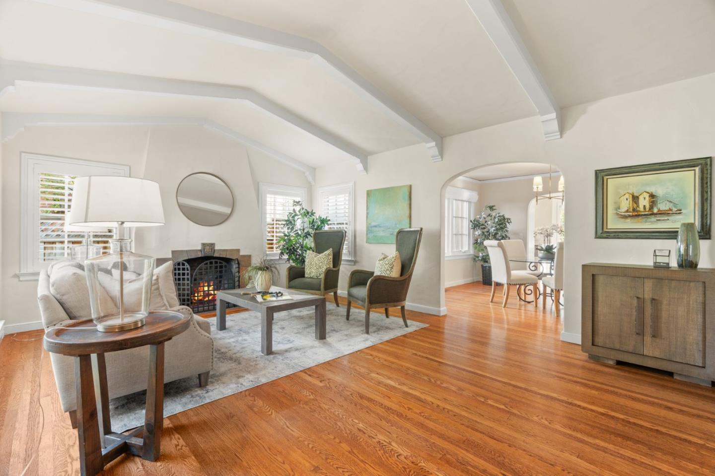 Detail Gallery Image 4 of 43 For 1547 Columbus Ave, Burlingame,  CA 94010 - 3 Beds | 2/1 Baths