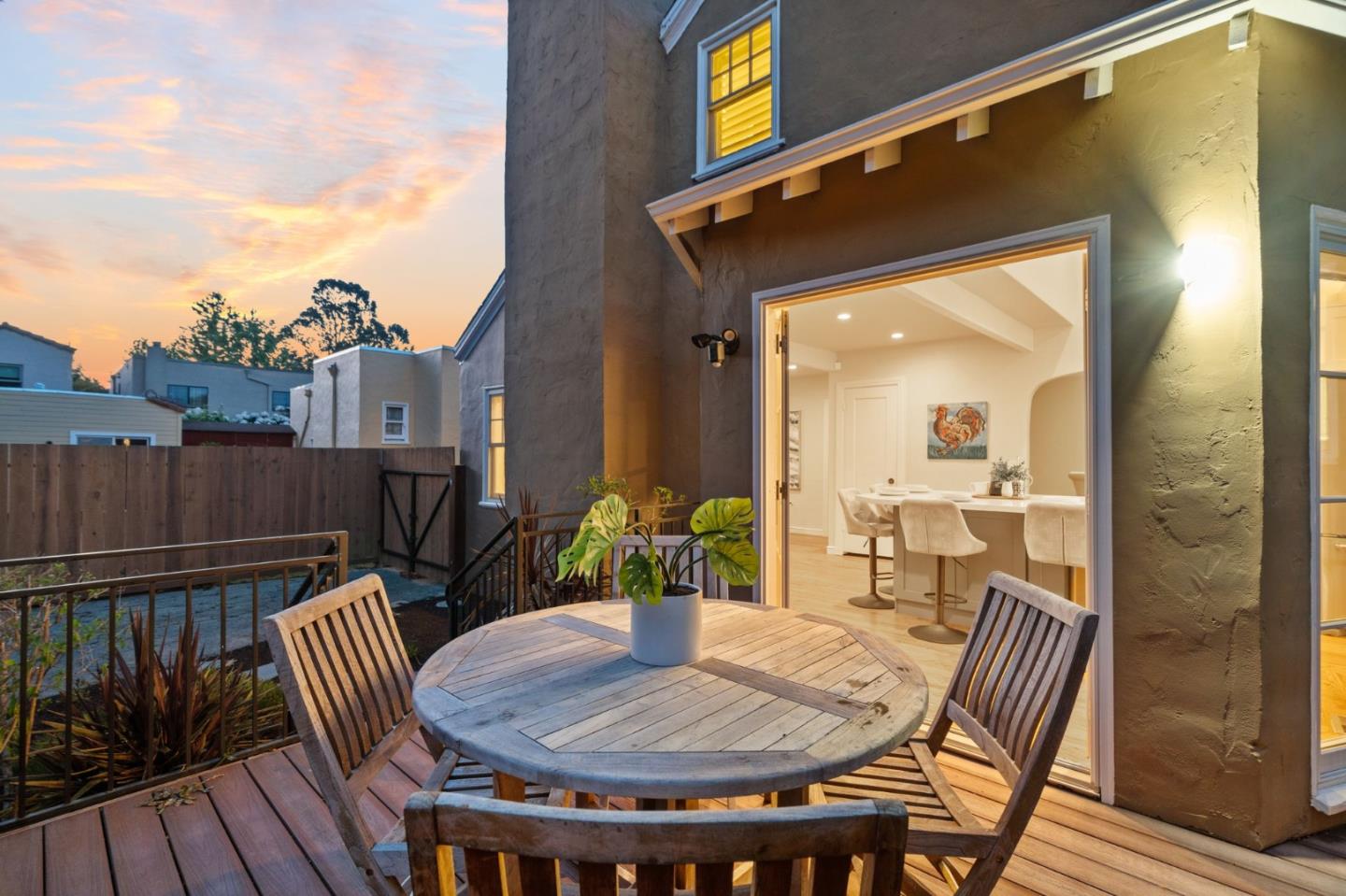 Detail Gallery Image 40 of 43 For 1547 Columbus Ave, Burlingame,  CA 94010 - 3 Beds | 2/1 Baths
