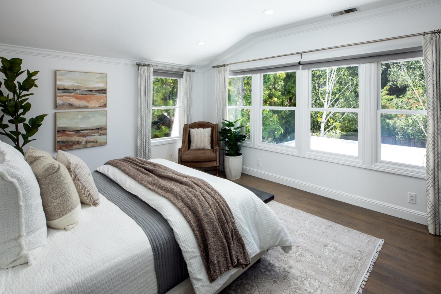 Detail Gallery Image 15 of 52 For 251 Tennyson Ave, Palo Alto,  CA 94301 - 5 Beds | 5/1 Baths