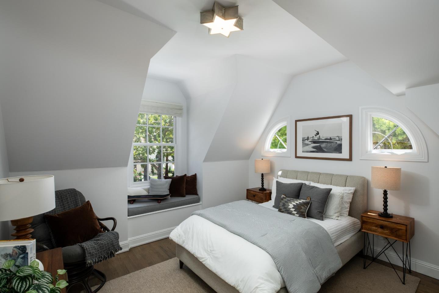 Detail Gallery Image 22 of 52 For 251 Tennyson Ave, Palo Alto,  CA 94301 - 5 Beds | 5/1 Baths