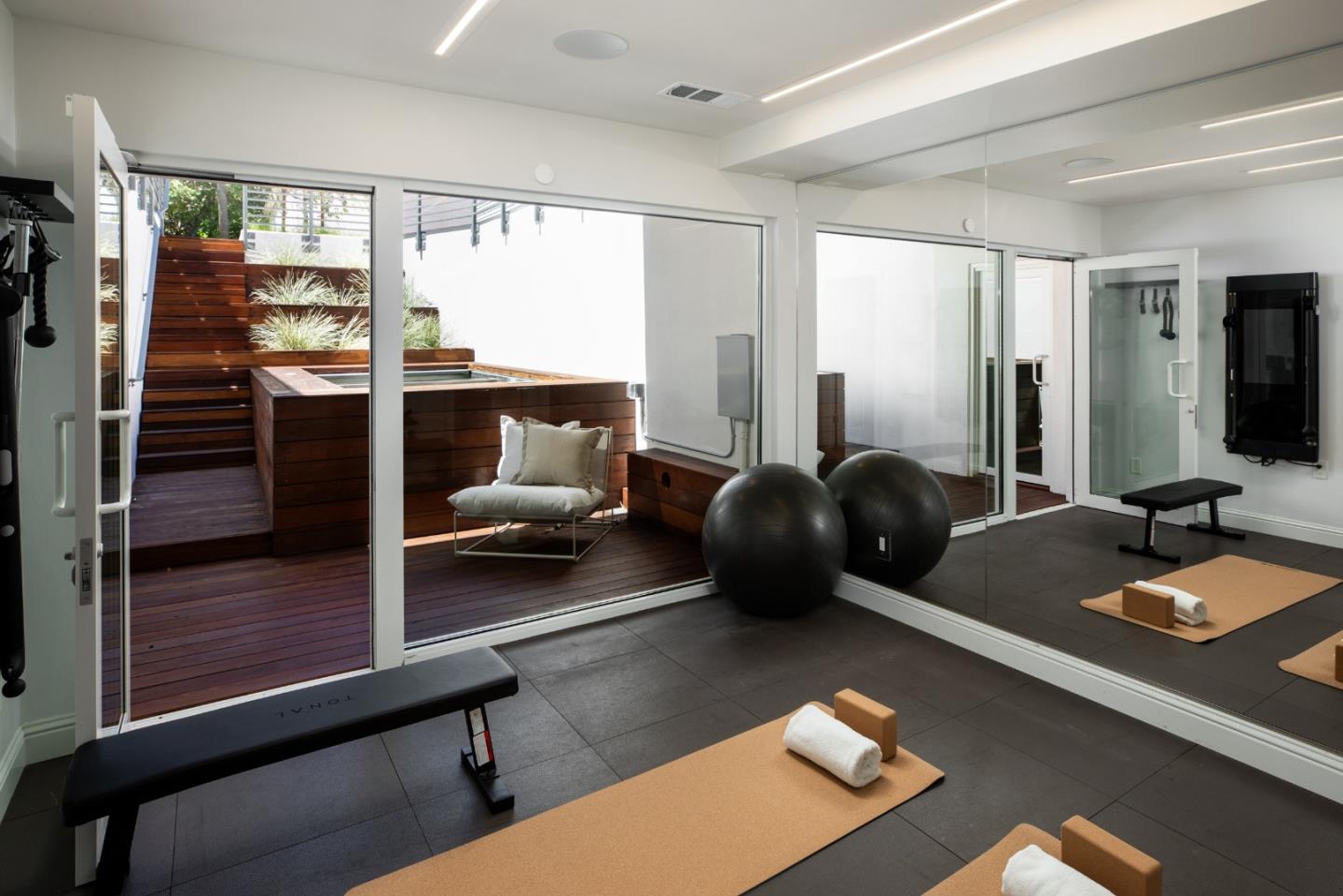 Detail Gallery Image 33 of 52 For 251 Tennyson Ave, Palo Alto,  CA 94301 - 5 Beds | 5/1 Baths