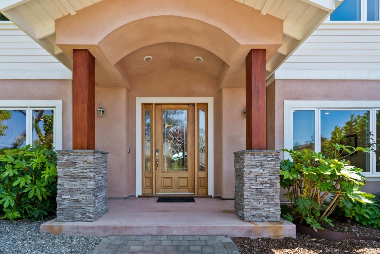 Detail Gallery Image 11 of 92 For 422 Mccormick Ave, Capitola,  CA 95010 - 5 Beds | 4/1 Baths