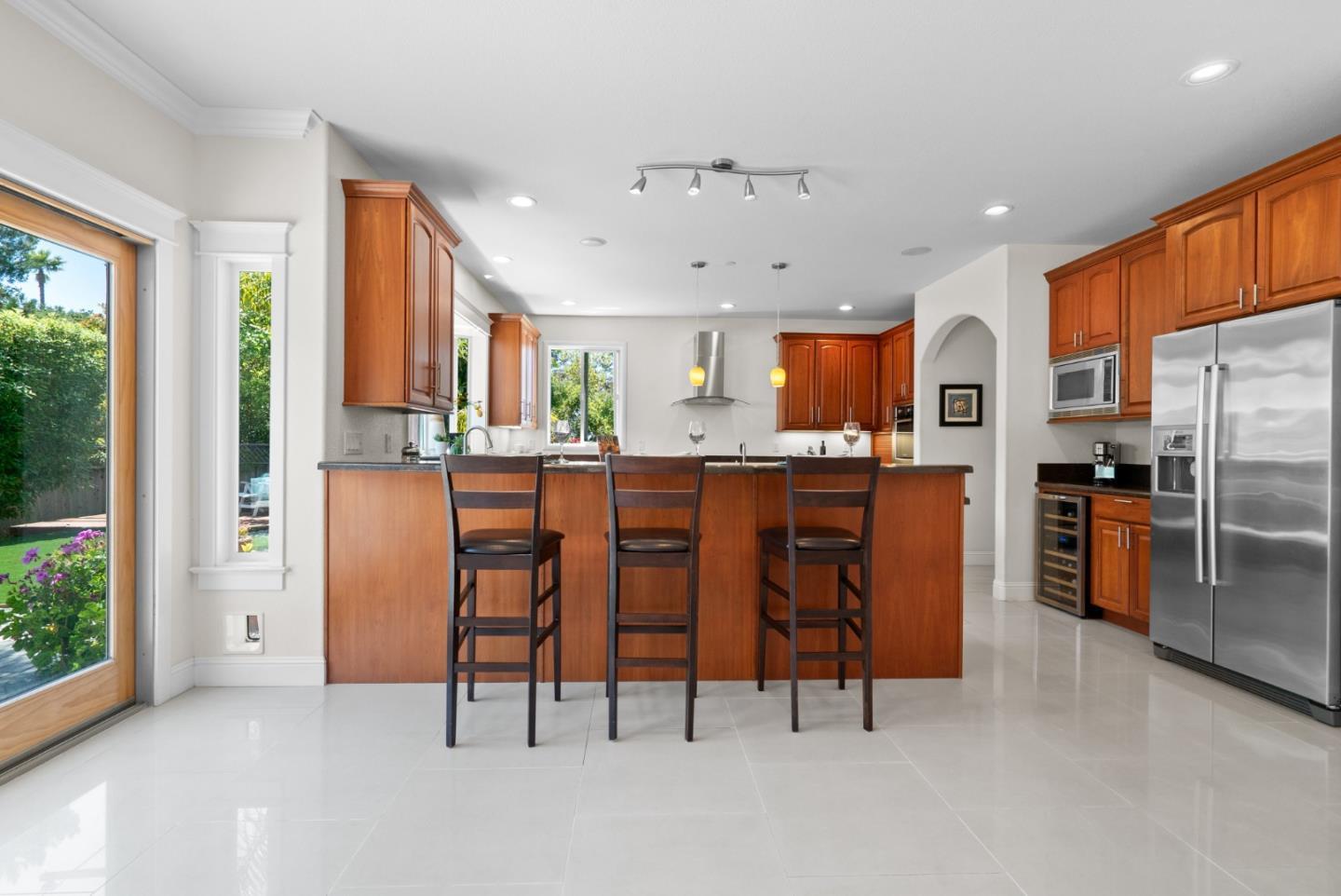 Detail Gallery Image 20 of 92 For 422 Mccormick Ave, Capitola,  CA 95010 - 5 Beds | 4/1 Baths