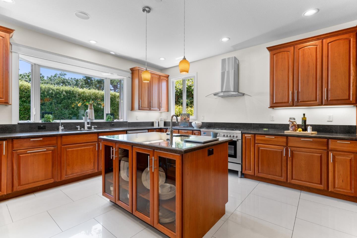 Detail Gallery Image 22 of 92 For 422 Mccormick Ave, Capitola,  CA 95010 - 5 Beds | 4/1 Baths