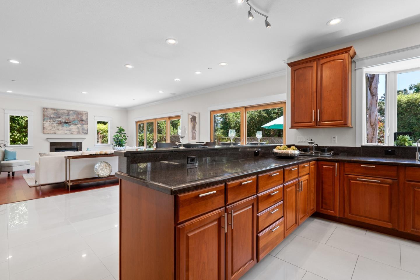 Detail Gallery Image 25 of 92 For 422 Mccormick Ave, Capitola,  CA 95010 - 5 Beds | 4/1 Baths
