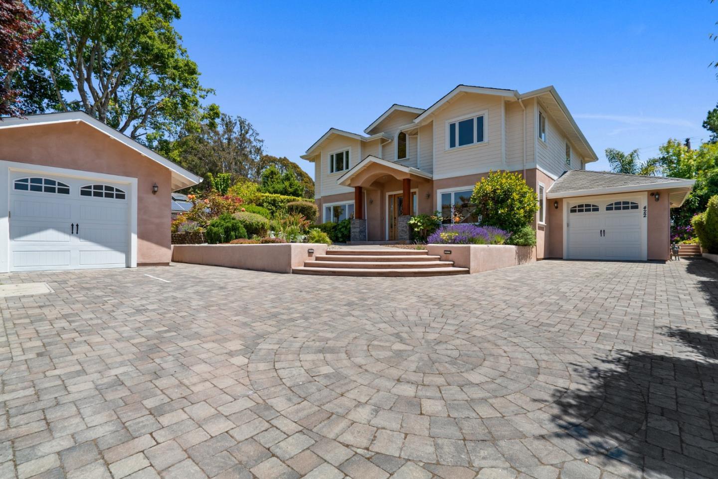 Detail Gallery Image 8 of 92 For 422 Mccormick Ave, Capitola,  CA 95010 - 5 Beds | 4/1 Baths