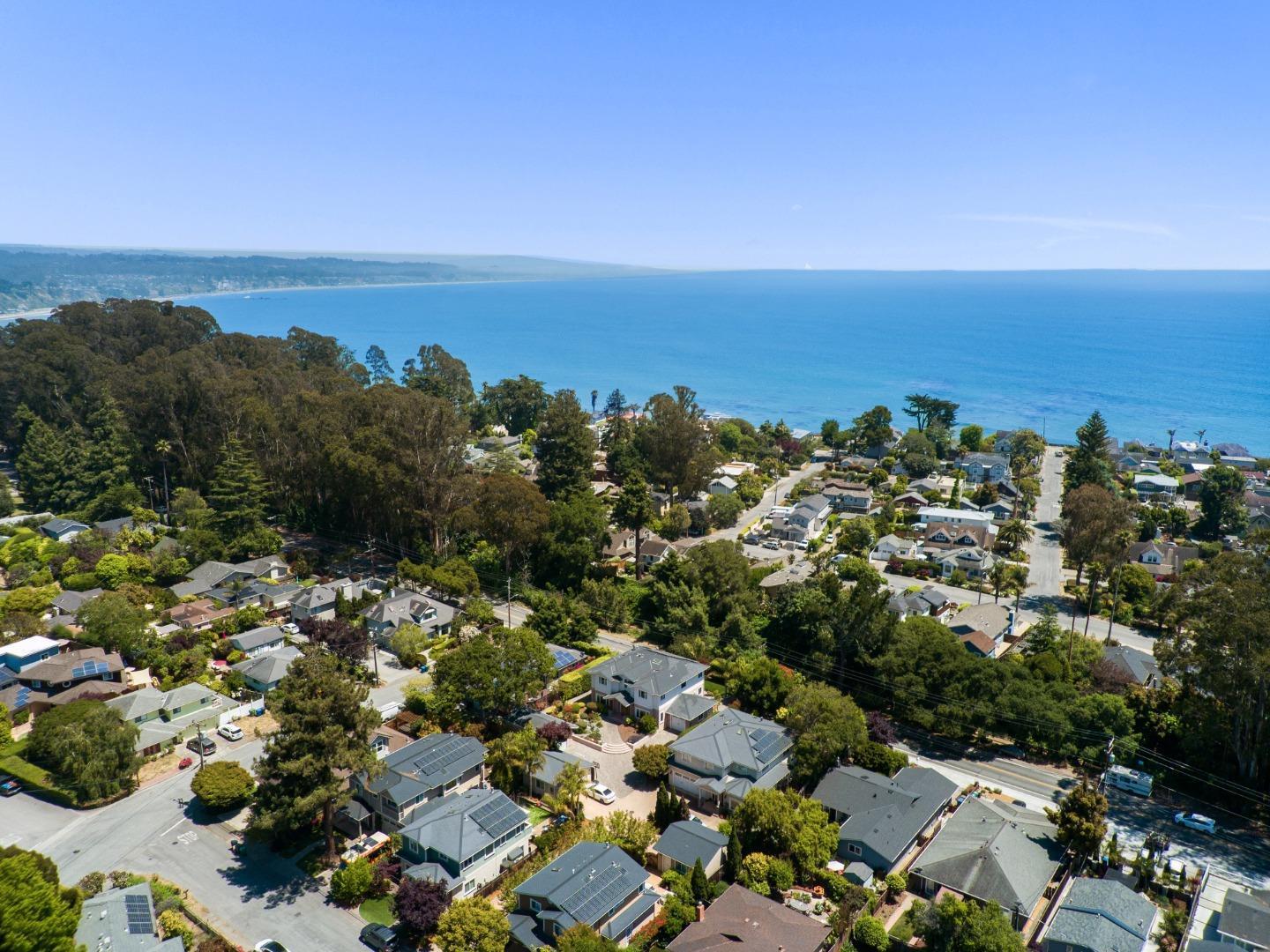 Detail Gallery Image 89 of 92 For 422 Mccormick Ave, Capitola,  CA 95010 - 5 Beds | 4/1 Baths