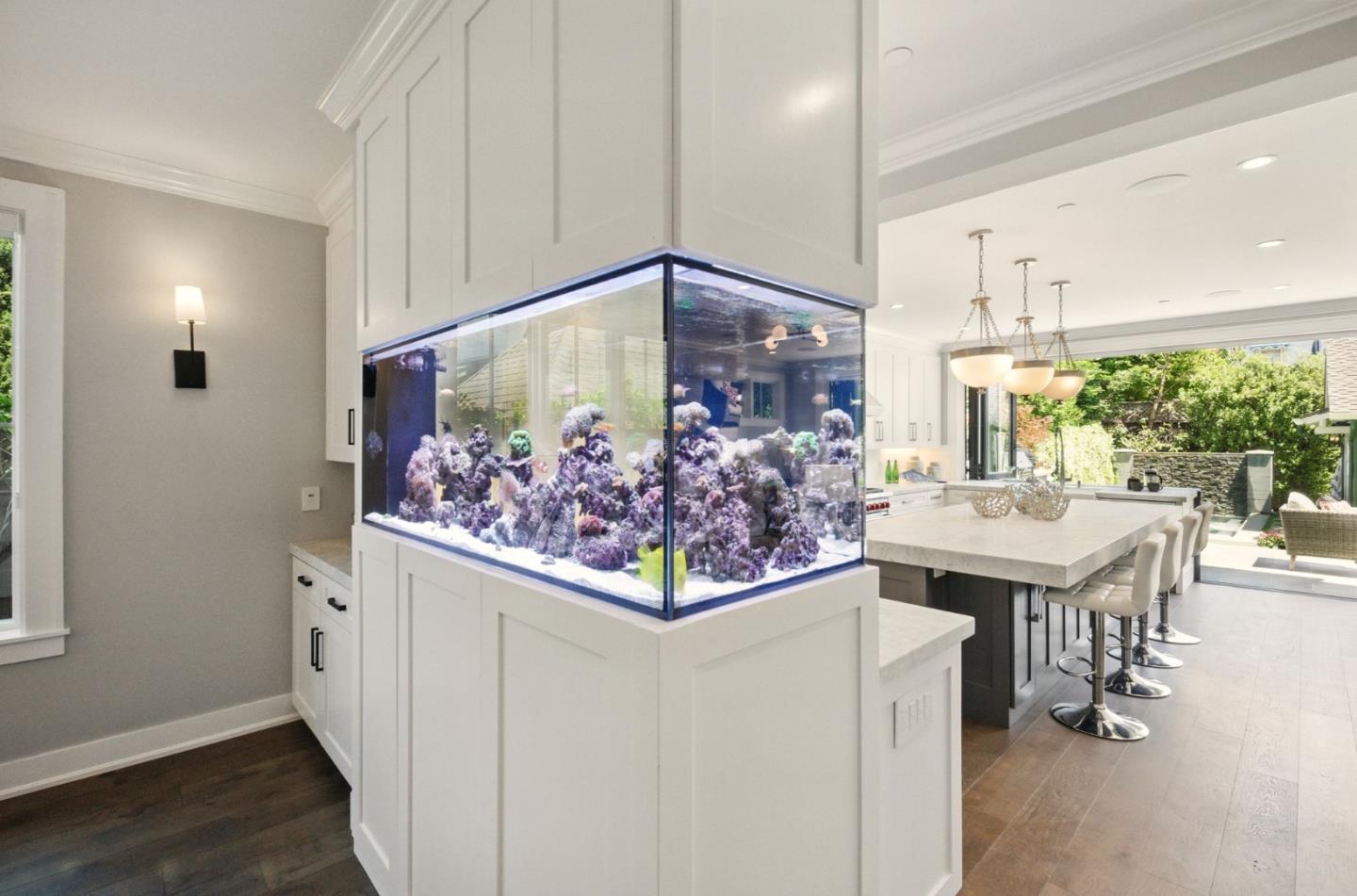 Detail Gallery Image 12 of 63 For 852 Paloma Ave, Burlingame,  CA 94010 - 5 Beds | 4/2 Baths