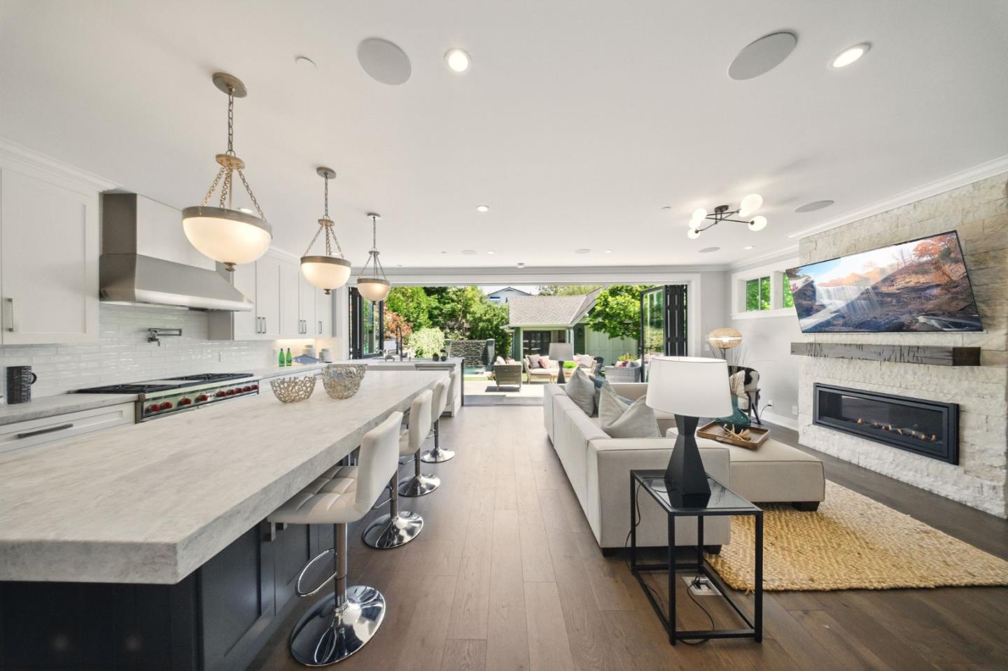 Detail Gallery Image 14 of 63 For 852 Paloma Ave, Burlingame,  CA 94010 - 5 Beds | 4/2 Baths