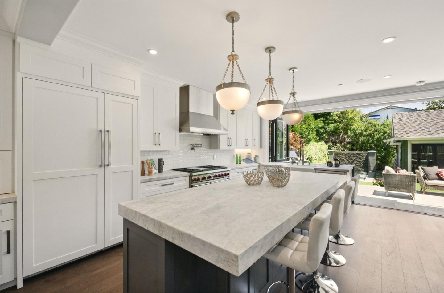 Detail Gallery Image 15 of 63 For 852 Paloma Ave, Burlingame,  CA 94010 - 5 Beds | 4/2 Baths