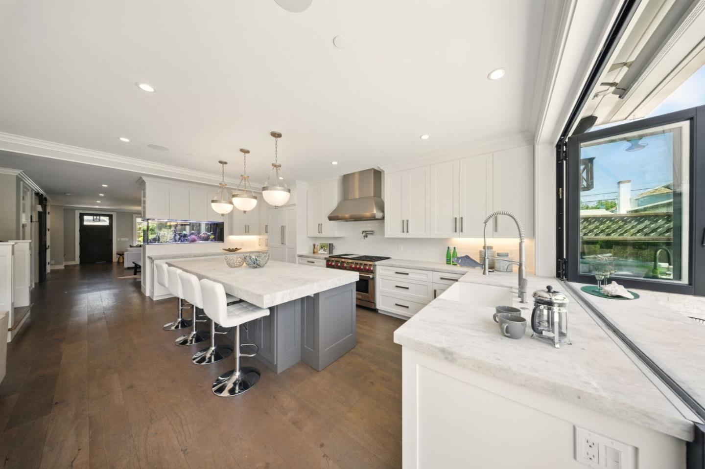 Detail Gallery Image 17 of 63 For 852 Paloma Ave, Burlingame,  CA 94010 - 5 Beds | 4/2 Baths