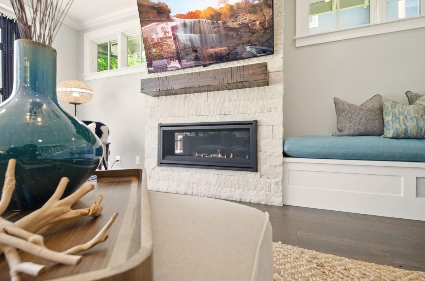 Detail Gallery Image 19 of 63 For 852 Paloma Ave, Burlingame,  CA 94010 - 5 Beds | 4/2 Baths