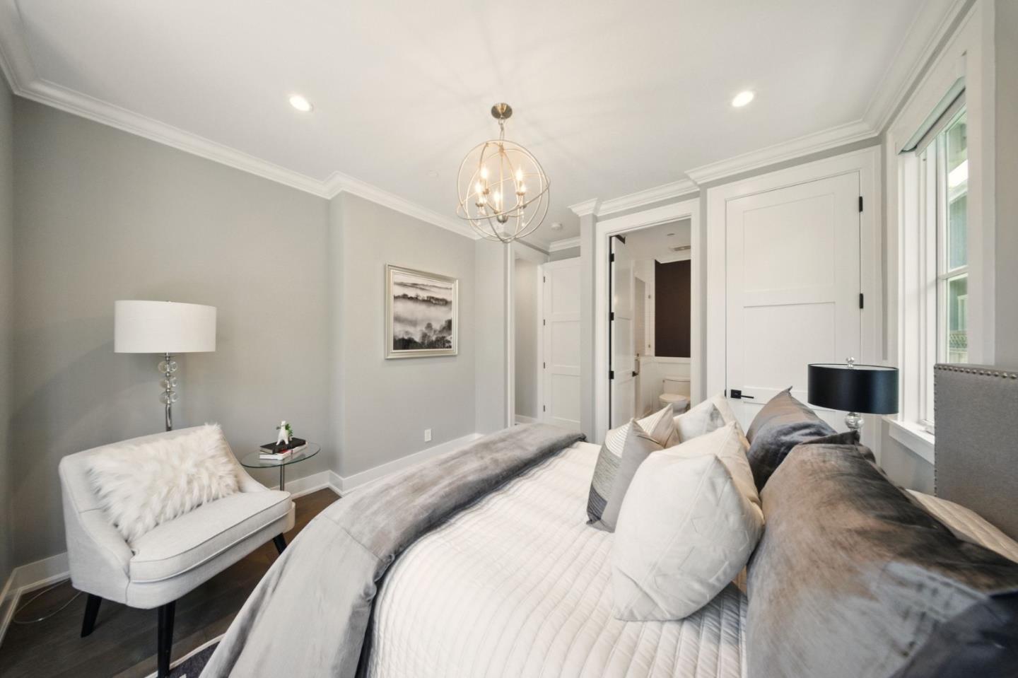 Detail Gallery Image 33 of 63 For 852 Paloma Ave, Burlingame,  CA 94010 - 5 Beds | 4/2 Baths