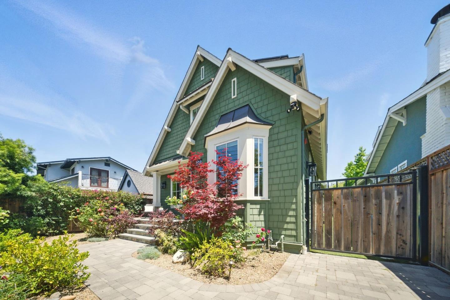 Detail Gallery Image 4 of 63 For 852 Paloma Ave, Burlingame,  CA 94010 - 5 Beds | 4/2 Baths