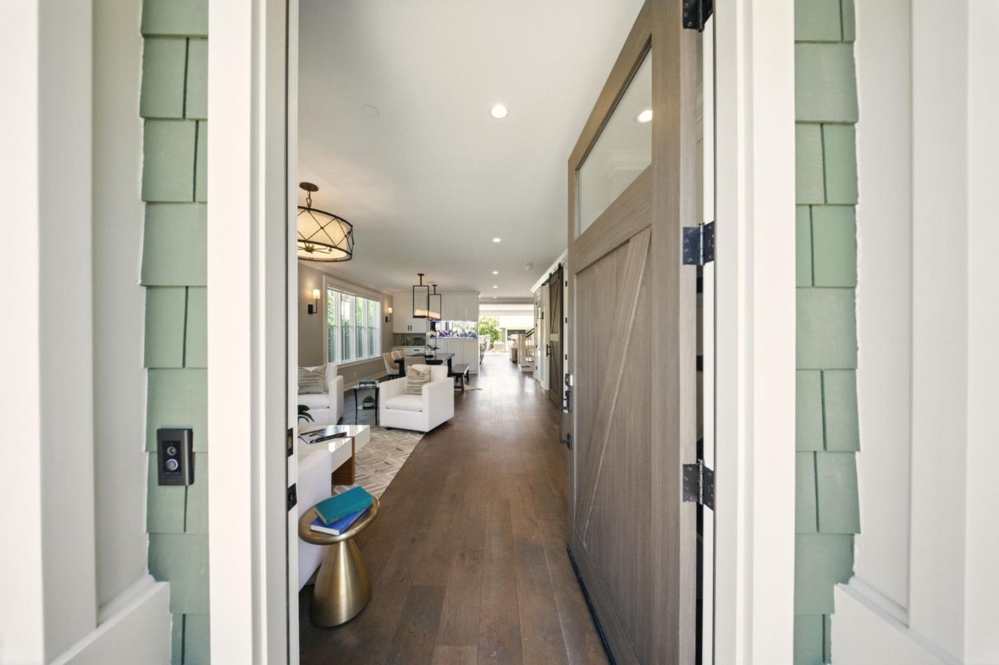 Detail Gallery Image 5 of 63 For 852 Paloma Ave, Burlingame,  CA 94010 - 5 Beds | 4/2 Baths
