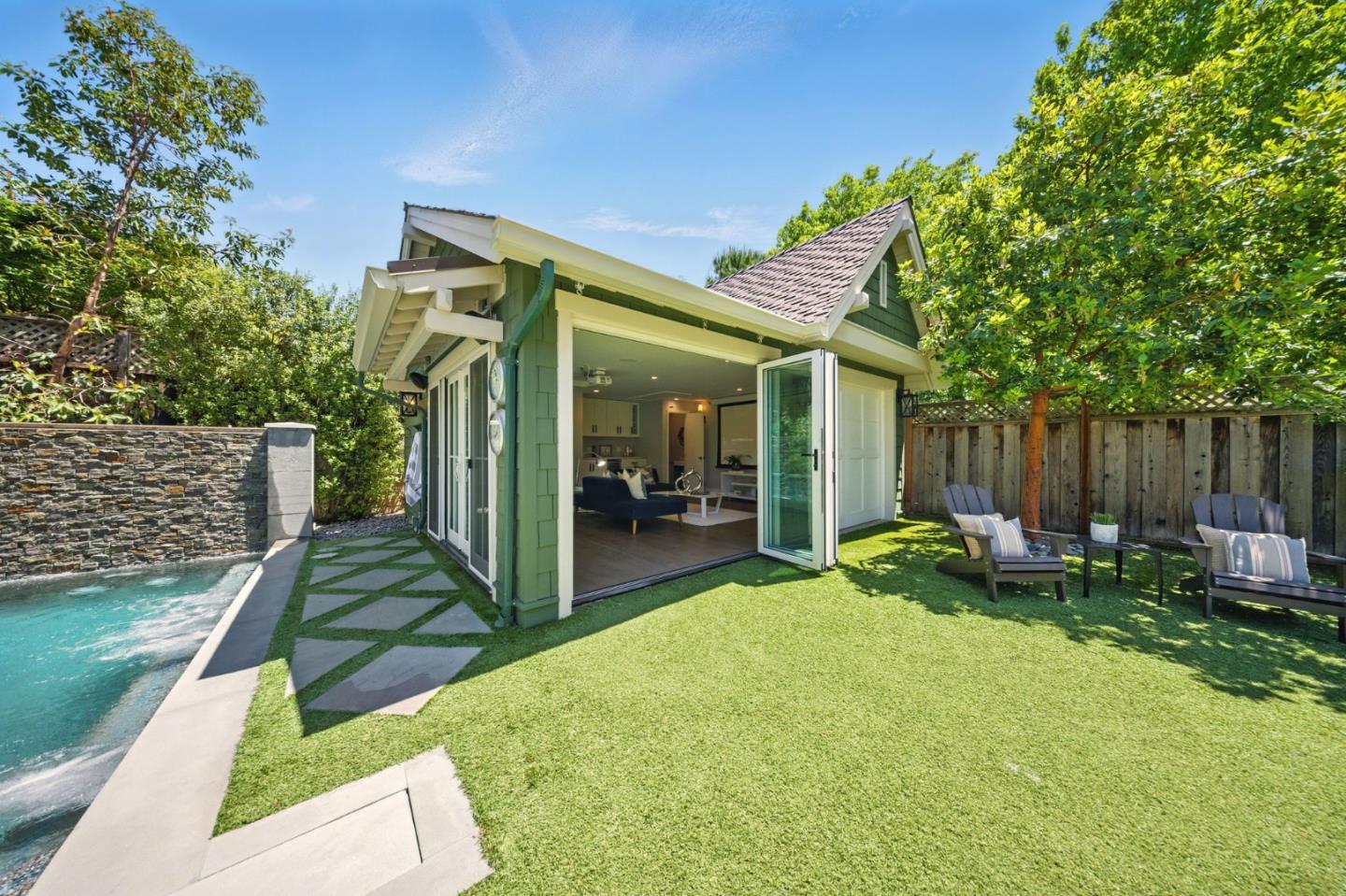 Detail Gallery Image 52 of 63 For 852 Paloma Ave, Burlingame,  CA 94010 - 5 Beds | 4/2 Baths