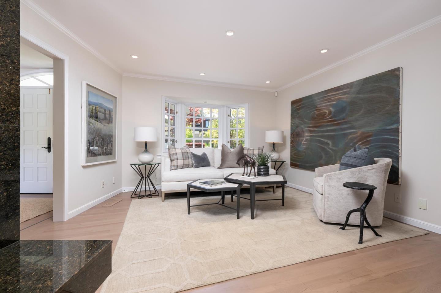 Detail Gallery Image 10 of 34 For 50 Roberts Way, Hillsborough,  CA 94010 - 5 Beds | 3/1 Baths