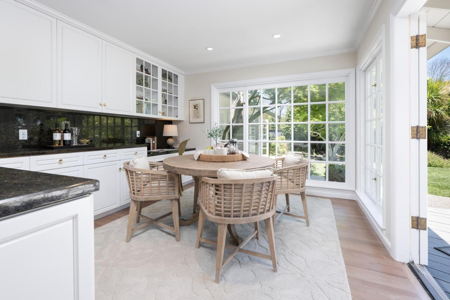 Detail Gallery Image 12 of 34 For 50 Roberts Way, Hillsborough,  CA 94010 - 5 Beds | 3/1 Baths