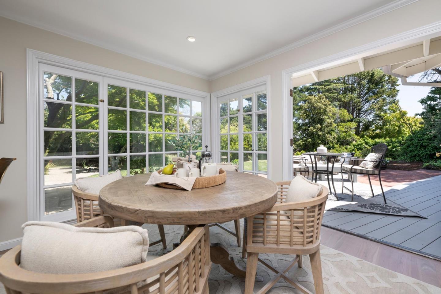Detail Gallery Image 13 of 34 For 50 Roberts Way, Hillsborough,  CA 94010 - 5 Beds | 3/1 Baths