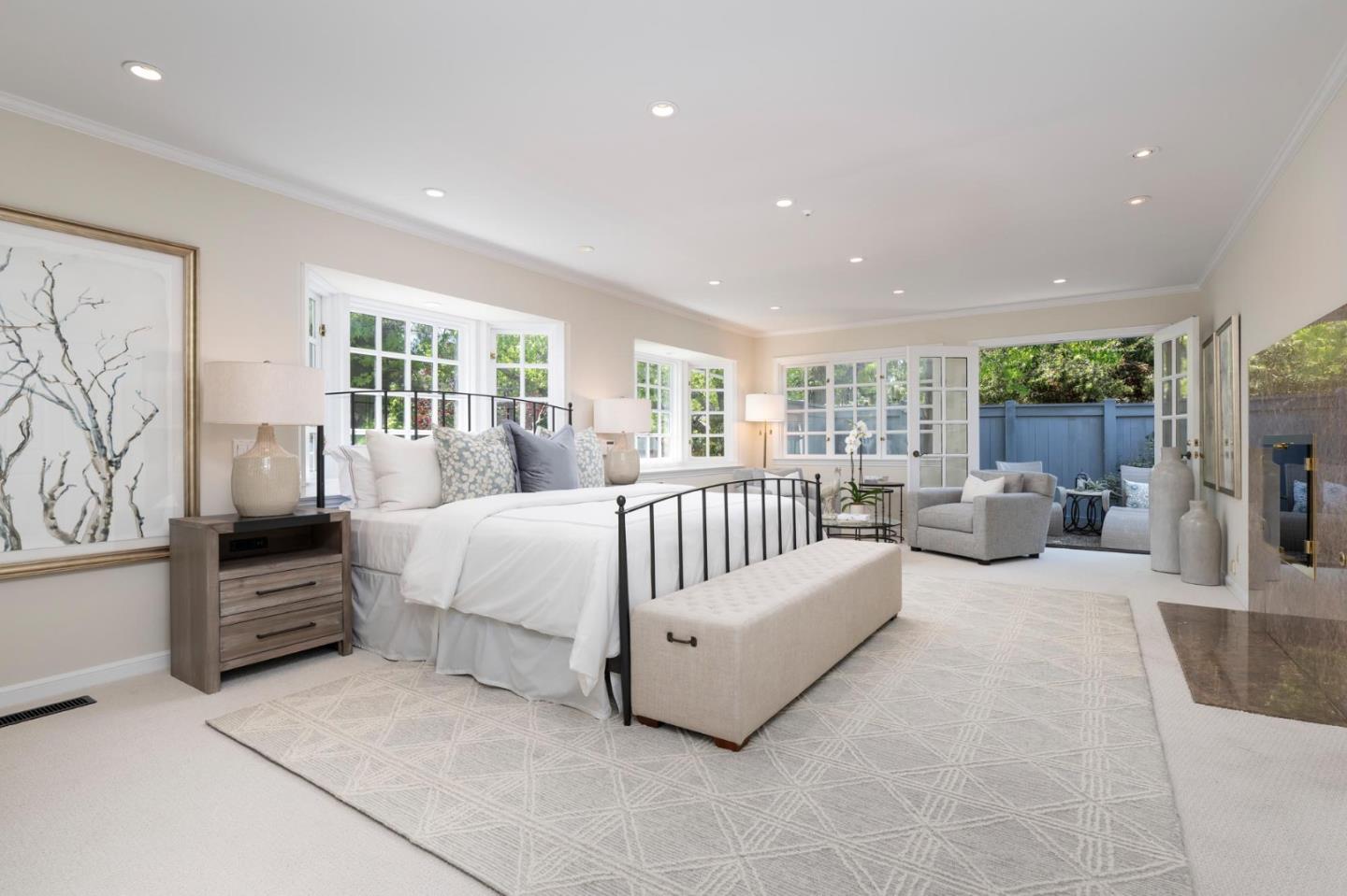 Detail Gallery Image 14 of 34 For 50 Roberts Way, Hillsborough,  CA 94010 - 5 Beds | 3/1 Baths