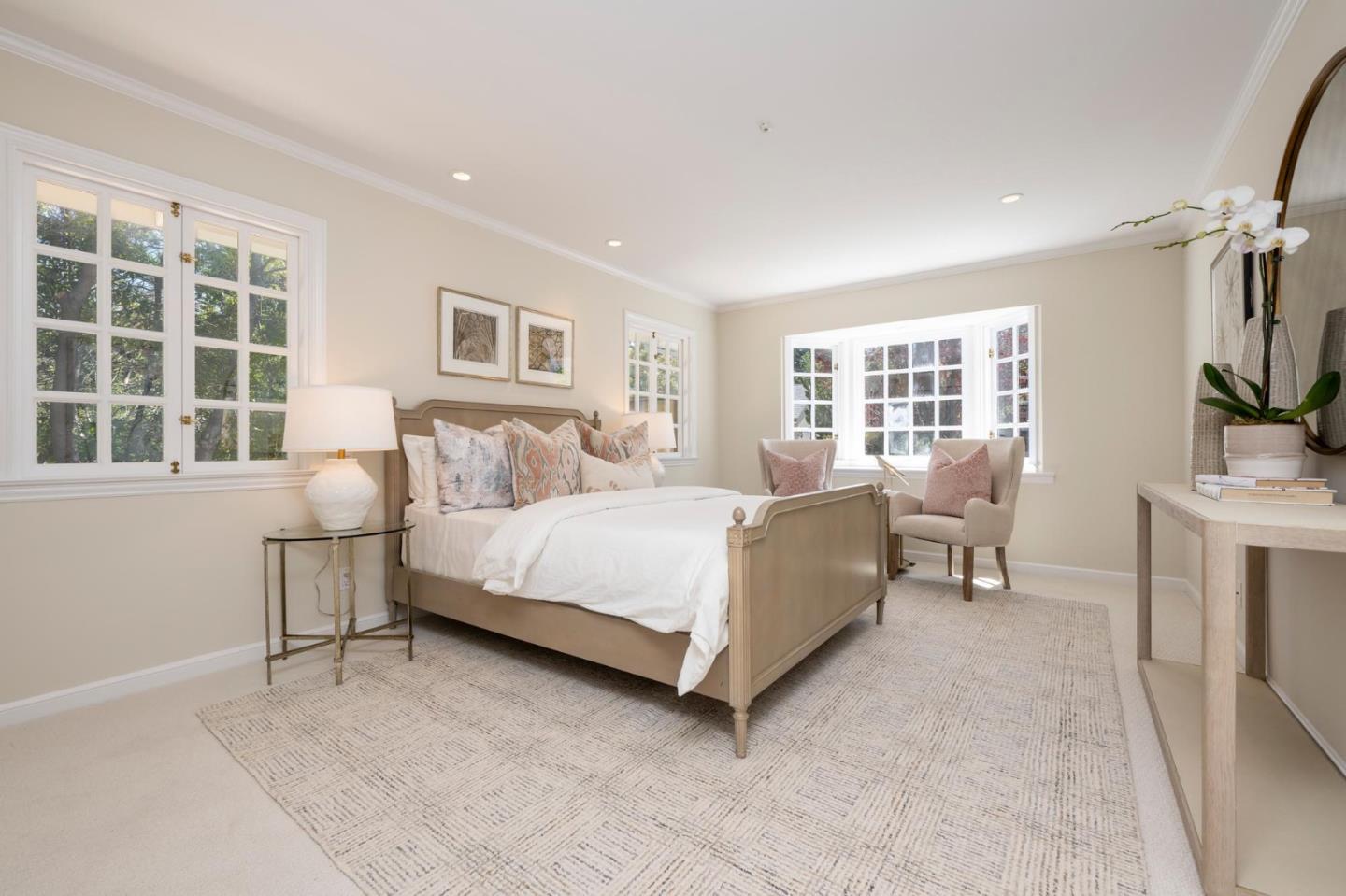 Detail Gallery Image 18 of 34 For 50 Roberts Way, Hillsborough,  CA 94010 - 5 Beds | 3/1 Baths