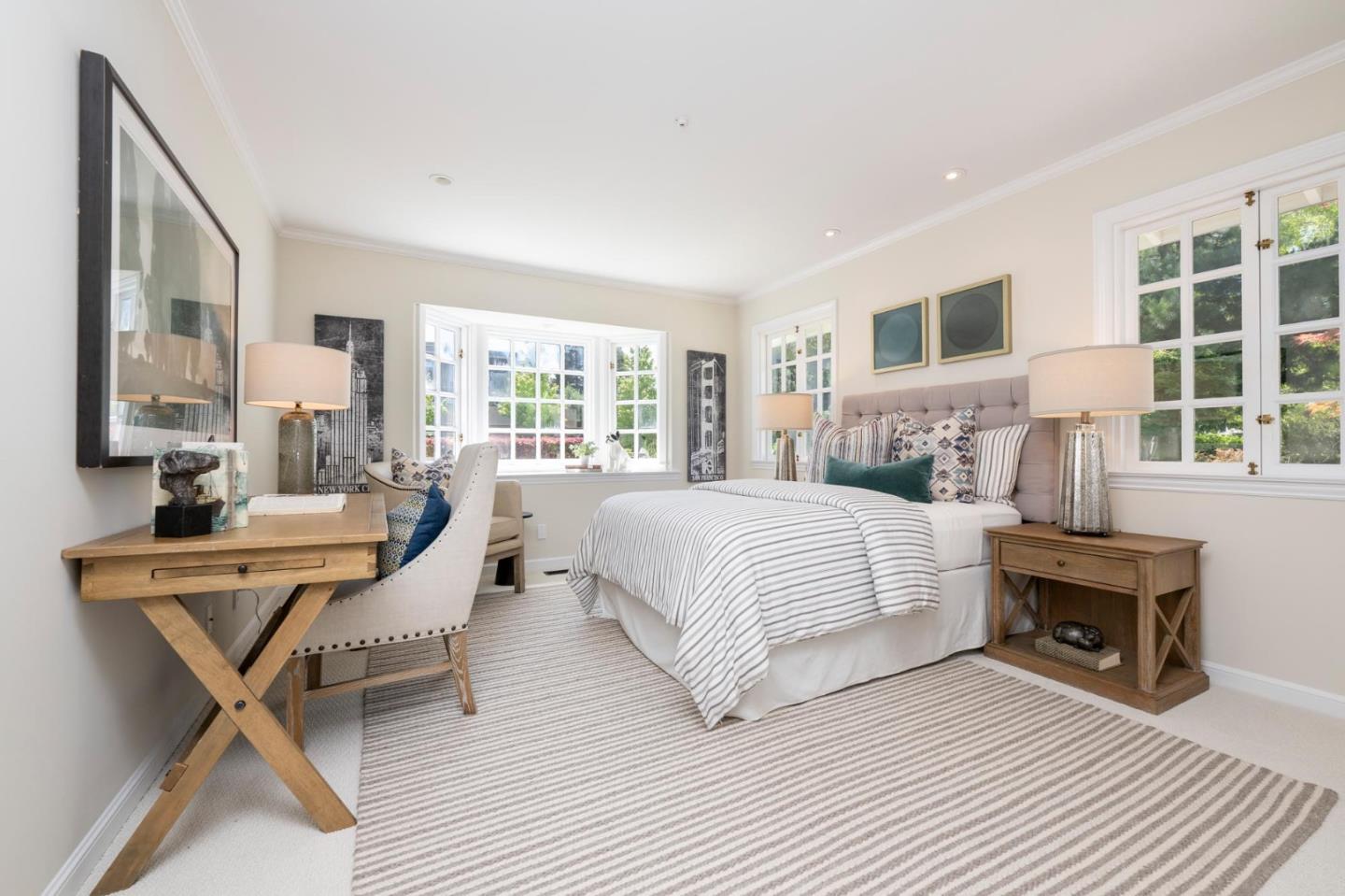 Detail Gallery Image 19 of 34 For 50 Roberts Way, Hillsborough,  CA 94010 - 5 Beds | 3/1 Baths