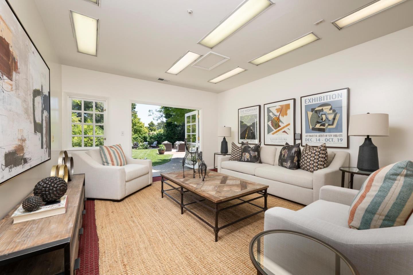 Detail Gallery Image 23 of 34 For 50 Roberts Way, Hillsborough,  CA 94010 - 5 Beds | 3/1 Baths