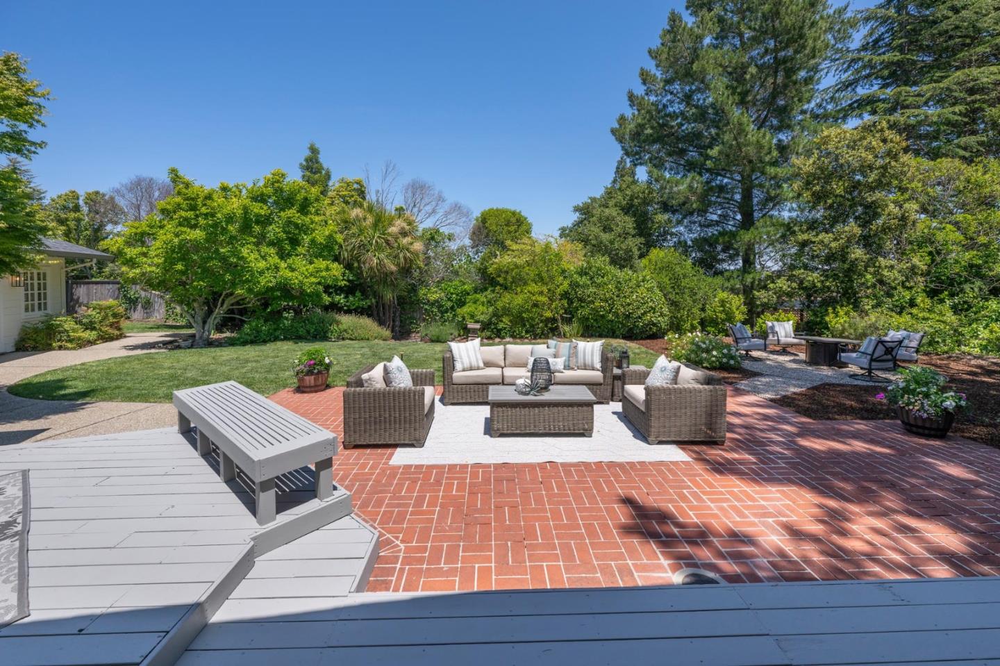 Detail Gallery Image 27 of 34 For 50 Roberts Way, Hillsborough,  CA 94010 - 5 Beds | 3/1 Baths