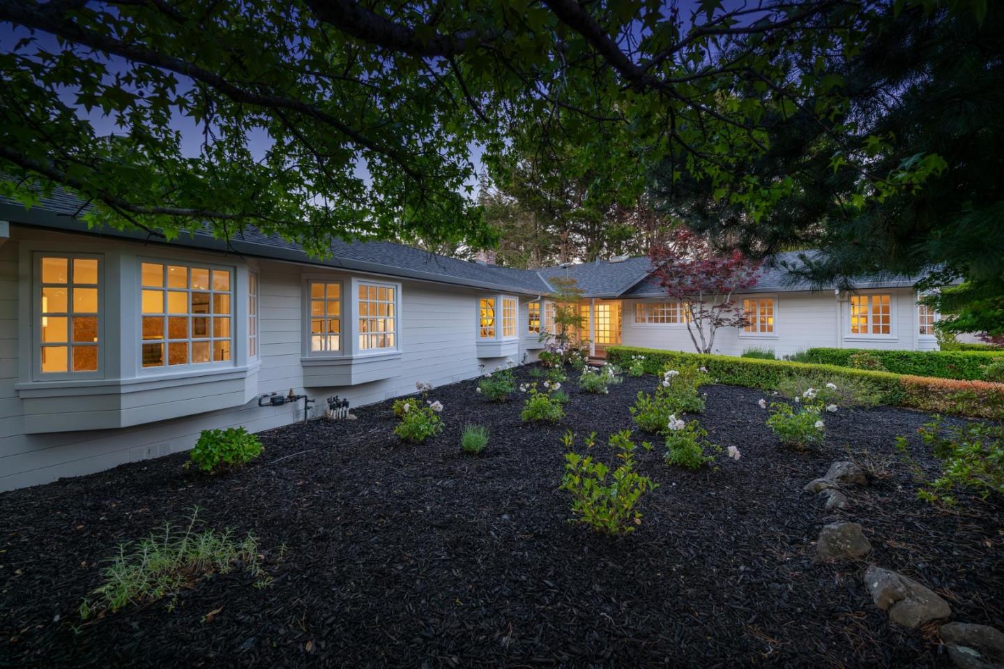 Detail Gallery Image 31 of 34 For 50 Roberts Way, Hillsborough,  CA 94010 - 5 Beds | 3/1 Baths