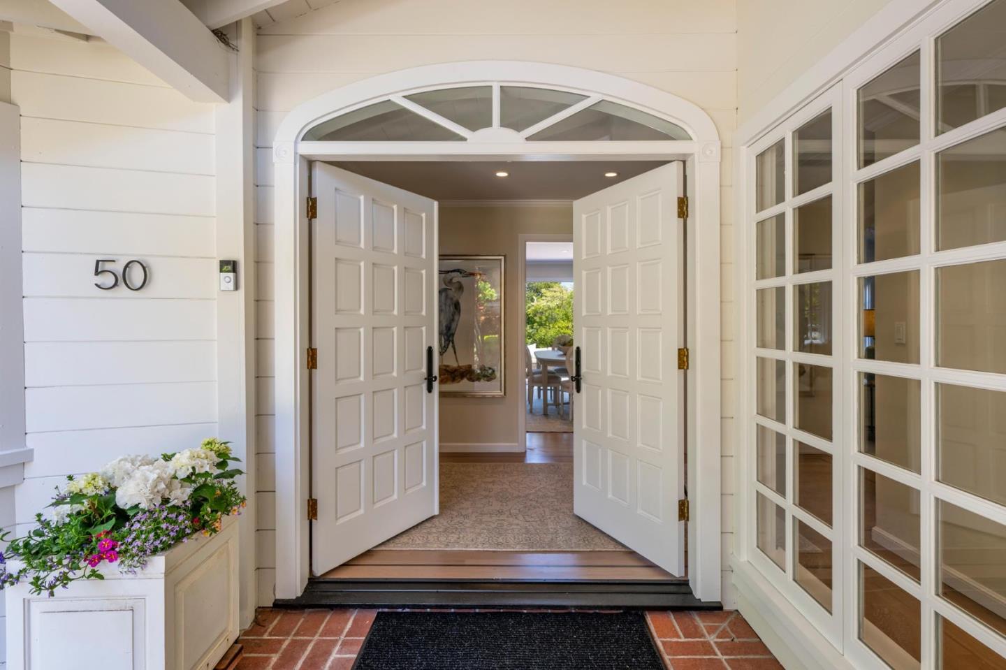 Detail Gallery Image 4 of 34 For 50 Roberts Way, Hillsborough,  CA 94010 - 5 Beds | 3/1 Baths