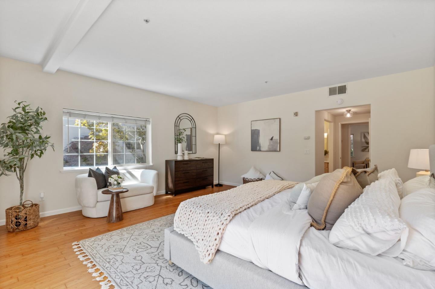 Detail Gallery Image 24 of 30 For 128 N El Camino Real #101,  San Mateo,  CA 94401 - 2 Beds | 2 Baths