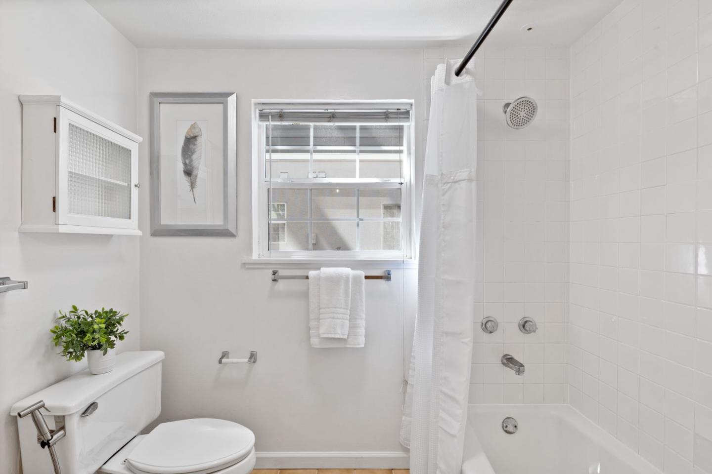 Detail Gallery Image 28 of 30 For 128 N El Camino Real #101,  San Mateo,  CA 94401 - 2 Beds | 2 Baths