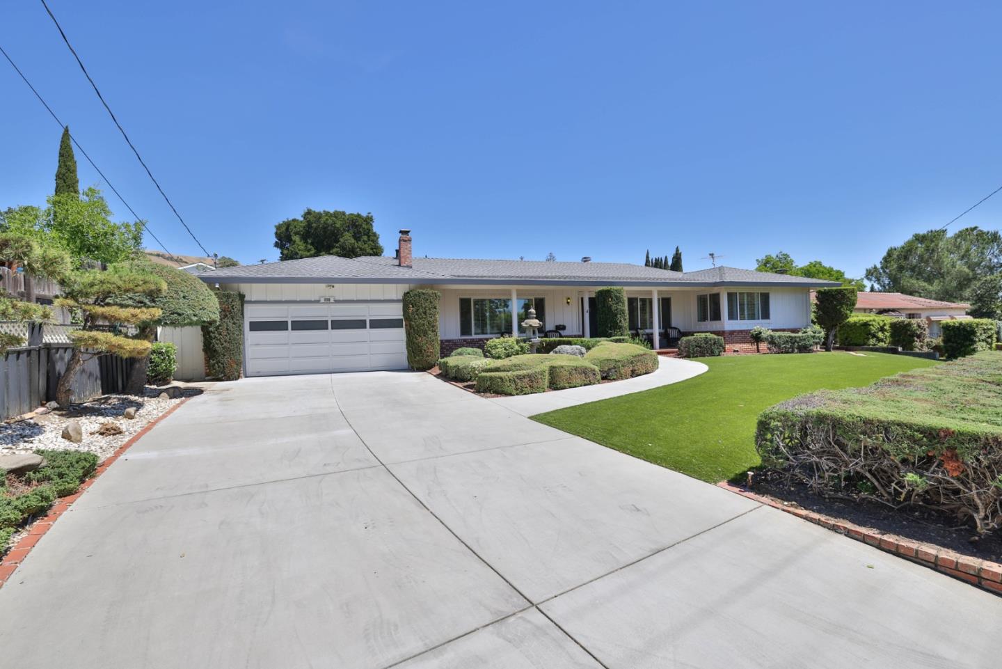 Detail Gallery Image 3 of 47 For 136 Gordon Ave, San Jose,  CA 95127 - 4 Beds | 3 Baths