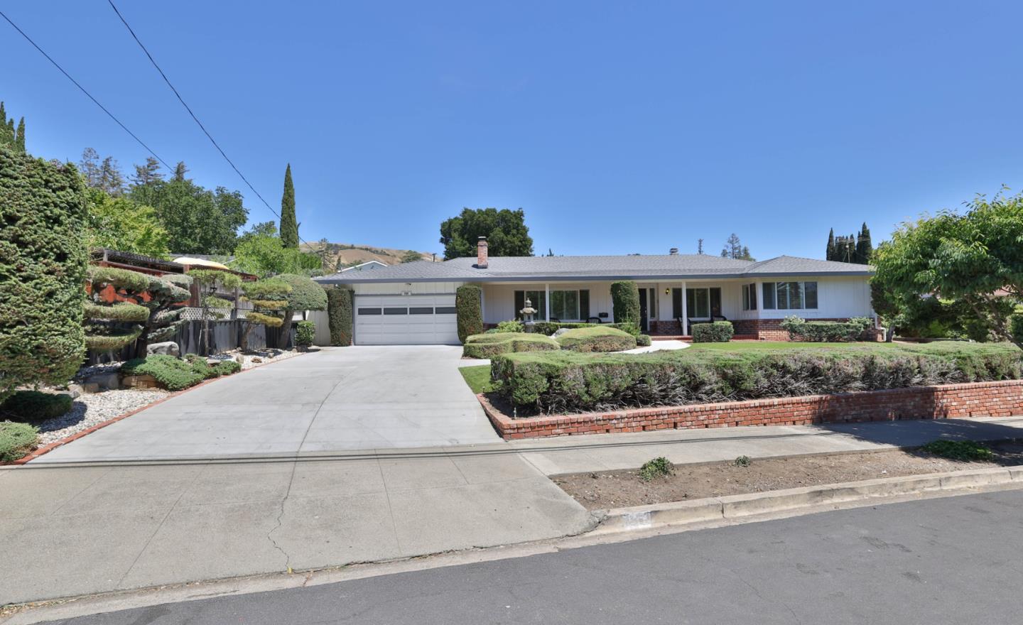 Detail Gallery Image 6 of 47 For 136 Gordon Ave, San Jose,  CA 95127 - 4 Beds | 3 Baths