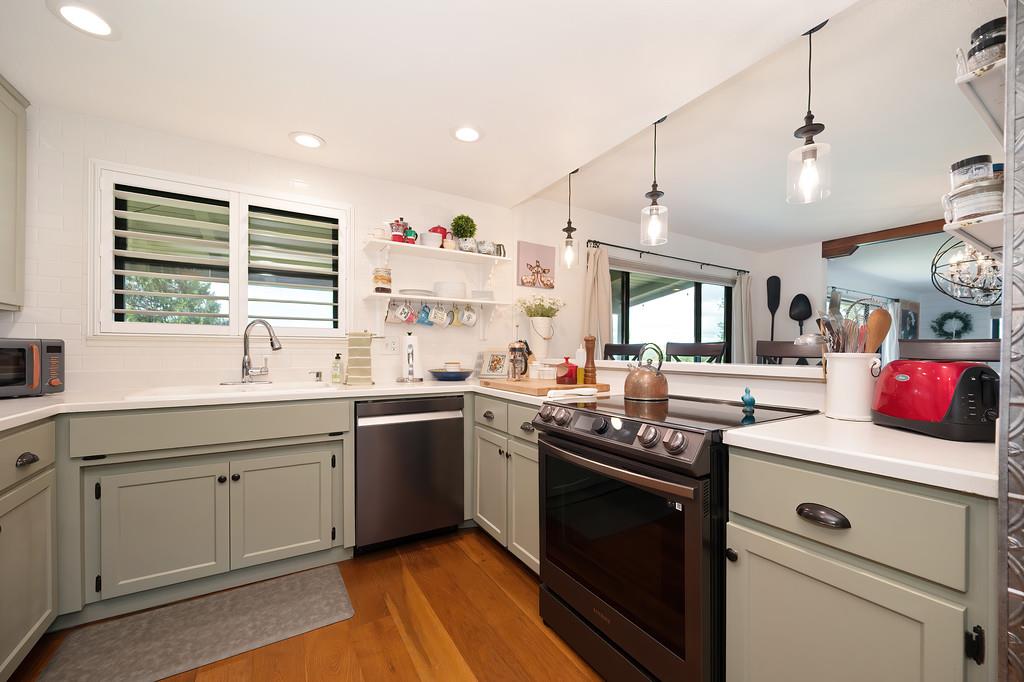 Detail Gallery Image 16 of 80 For 2640 Gayle Ln, Auburn,  CA 95602 - 3 Beds | 2/1 Baths