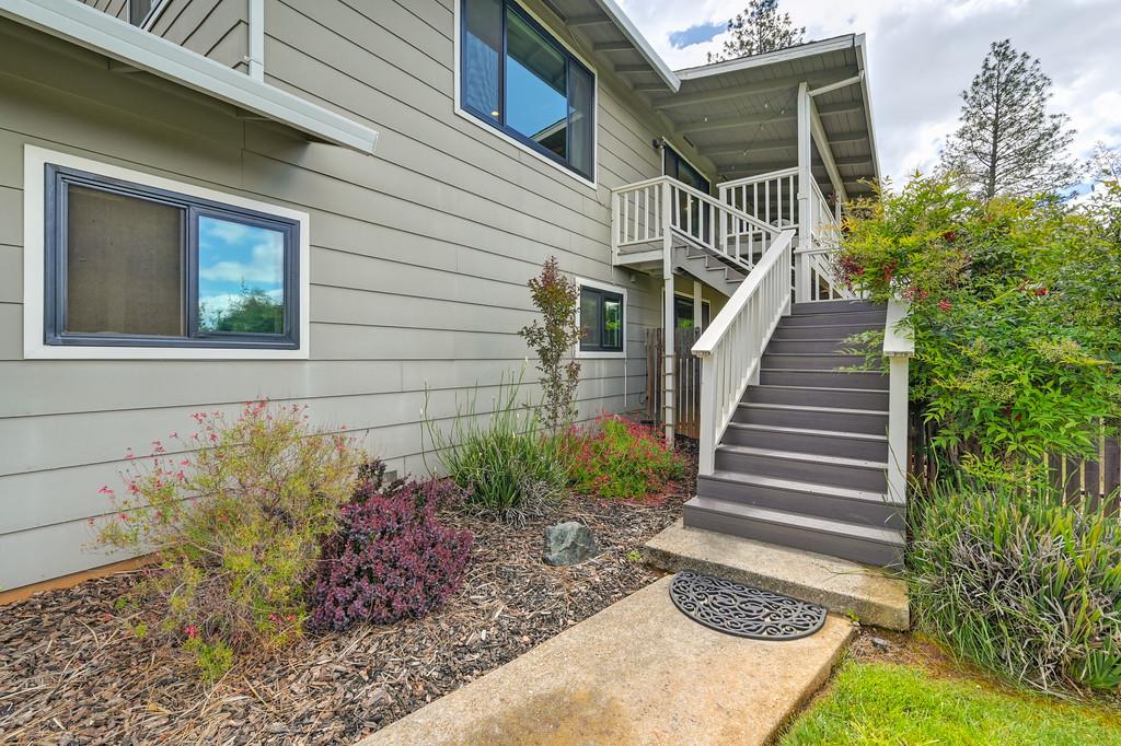 Detail Gallery Image 3 of 80 For 2640 Gayle Ln, Auburn,  CA 95602 - 3 Beds | 2/1 Baths