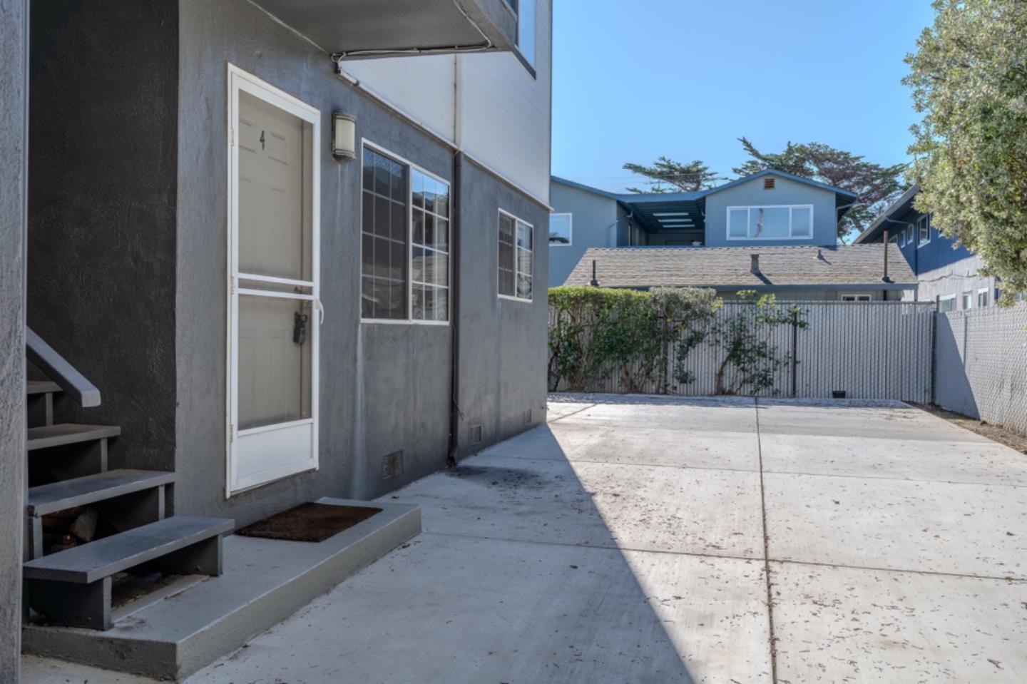 Detail Gallery Image 2 of 10 For 102 Brighton Rd #4,  Pacifica,  CA 94044 - 1 Beds | 1 Baths