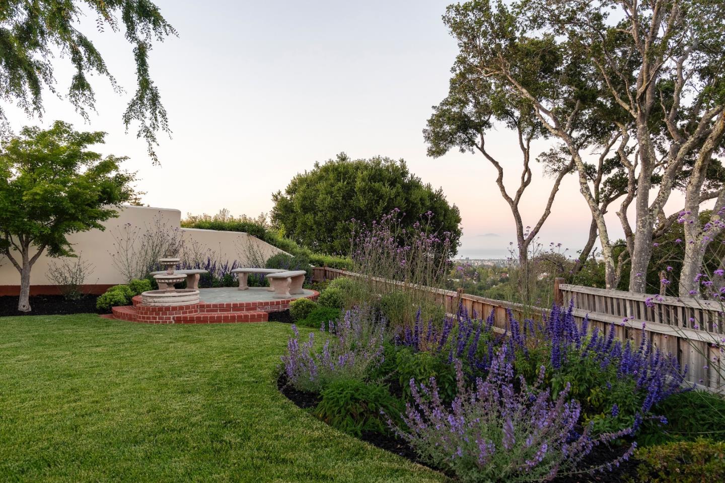 Detail Gallery Image 2 of 6 For 1431 Carlton Rd, Hillsborough,  CA 94010 - 4 Beds | 3 Baths