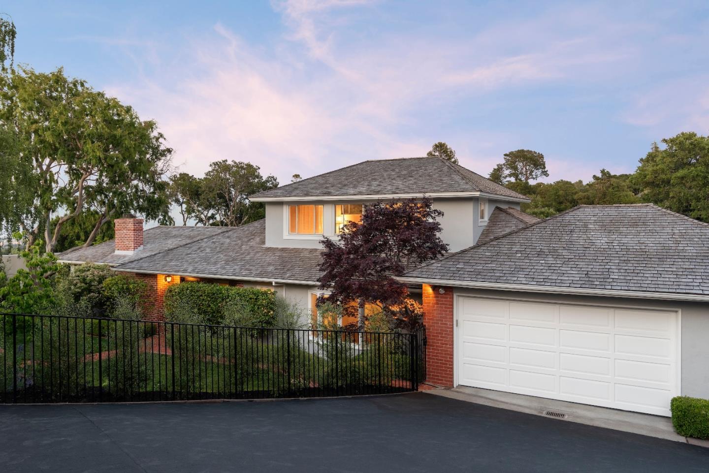 Detail Gallery Image 5 of 6 For 1431 Carlton Rd, Hillsborough,  CA 94010 - 4 Beds | 3 Baths