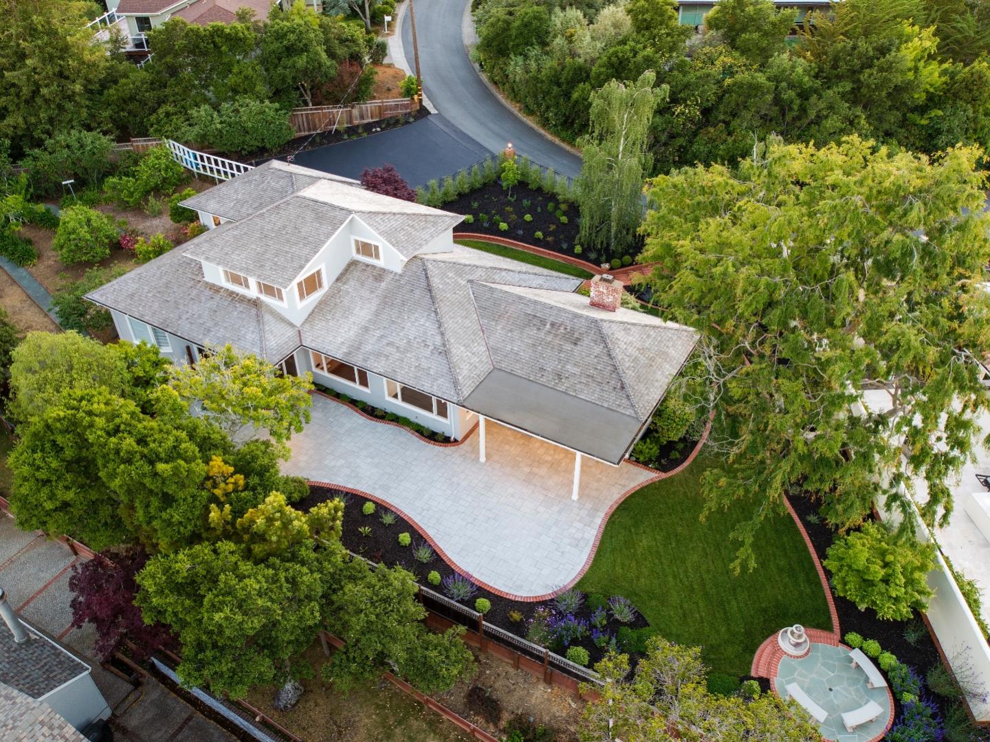 Detail Gallery Image 6 of 6 For 1431 Carlton Rd, Hillsborough,  CA 94010 - 4 Beds | 3 Baths