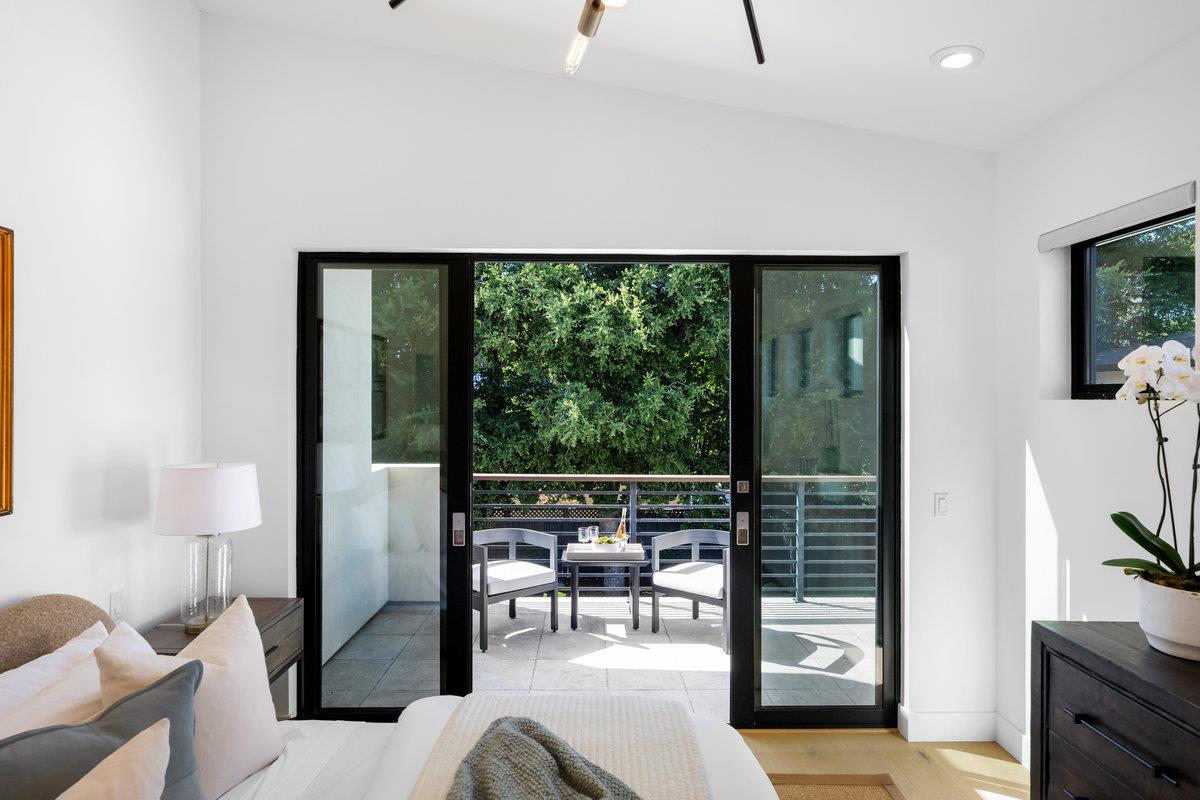 Detail Gallery Image 13 of 30 For 1338 Arroyo Ave, San Carlos,  CA 94070 - 4 Beds | 3/1 Baths