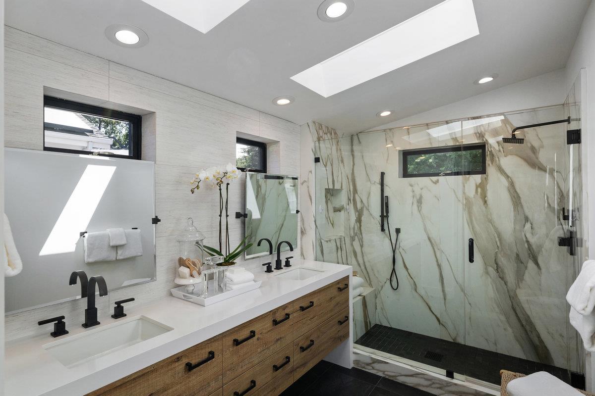 Detail Gallery Image 15 of 30 For 1338 Arroyo Ave, San Carlos,  CA 94070 - 4 Beds | 3/1 Baths