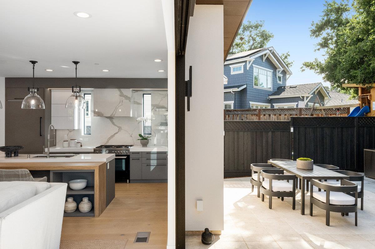 Detail Gallery Image 24 of 30 For 1338 Arroyo Ave, San Carlos,  CA 94070 - 4 Beds | 3/1 Baths