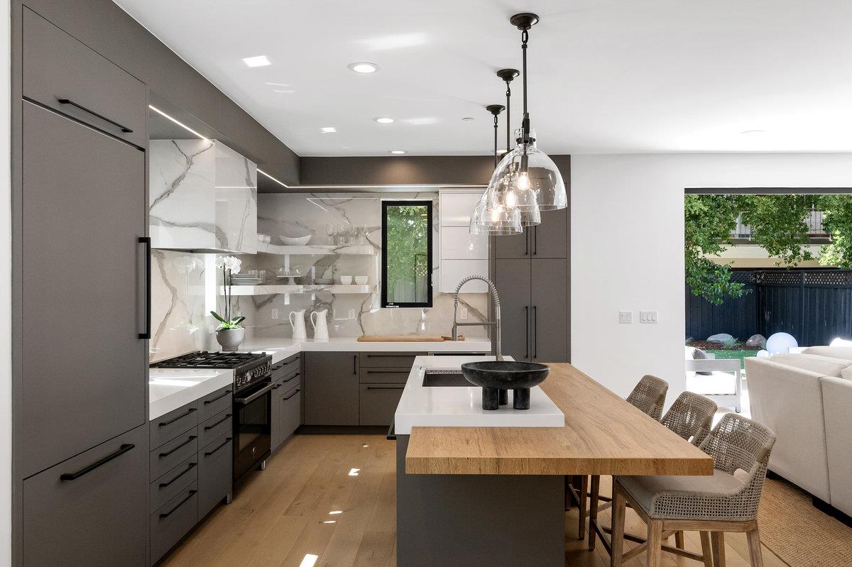 Detail Gallery Image 8 of 30 For 1338 Arroyo Ave, San Carlos,  CA 94070 - 4 Beds | 3/1 Baths
