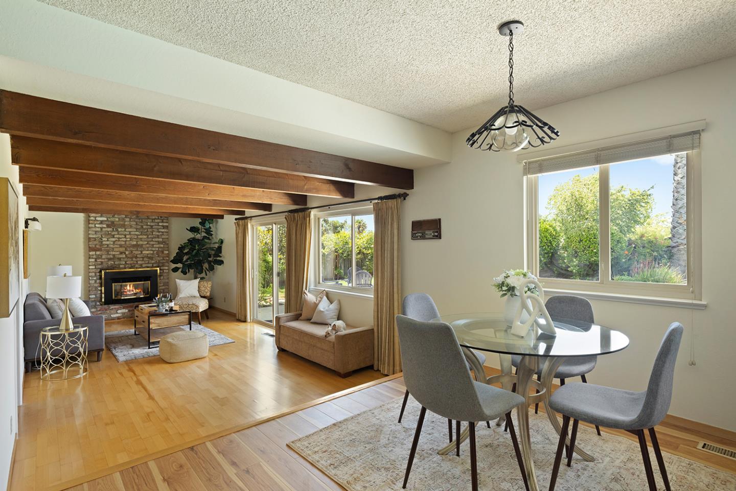 Detail Gallery Image 10 of 66 For 5575 via Ensenada, Concord,  CA 94521 - 4 Beds | 3 Baths