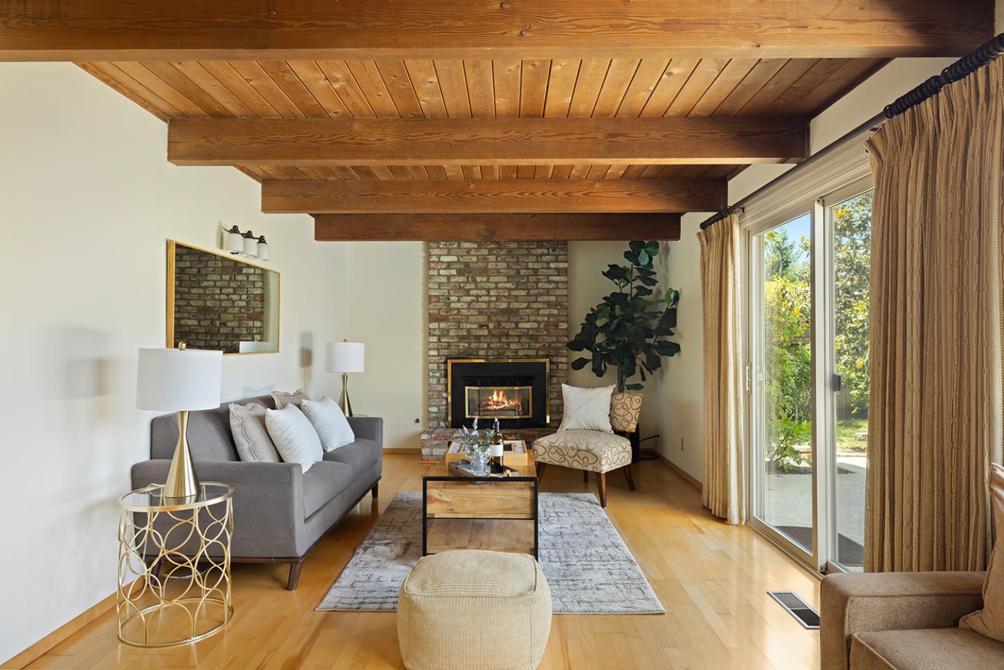 Detail Gallery Image 13 of 66 For 5575 via Ensenada, Concord,  CA 94521 - 4 Beds | 3 Baths