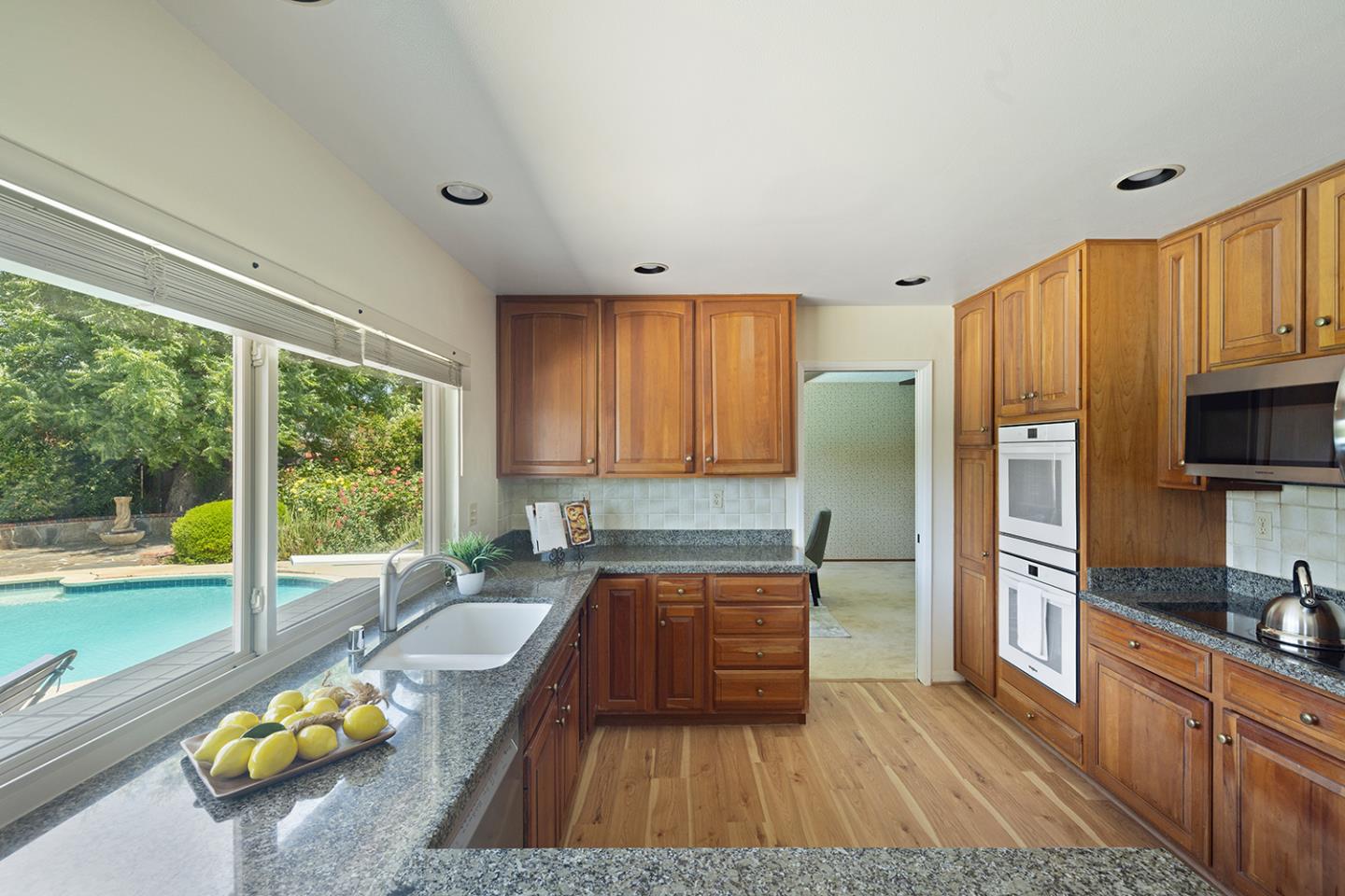 Detail Gallery Image 22 of 66 For 5575 via Ensenada, Concord,  CA 94521 - 4 Beds | 3 Baths