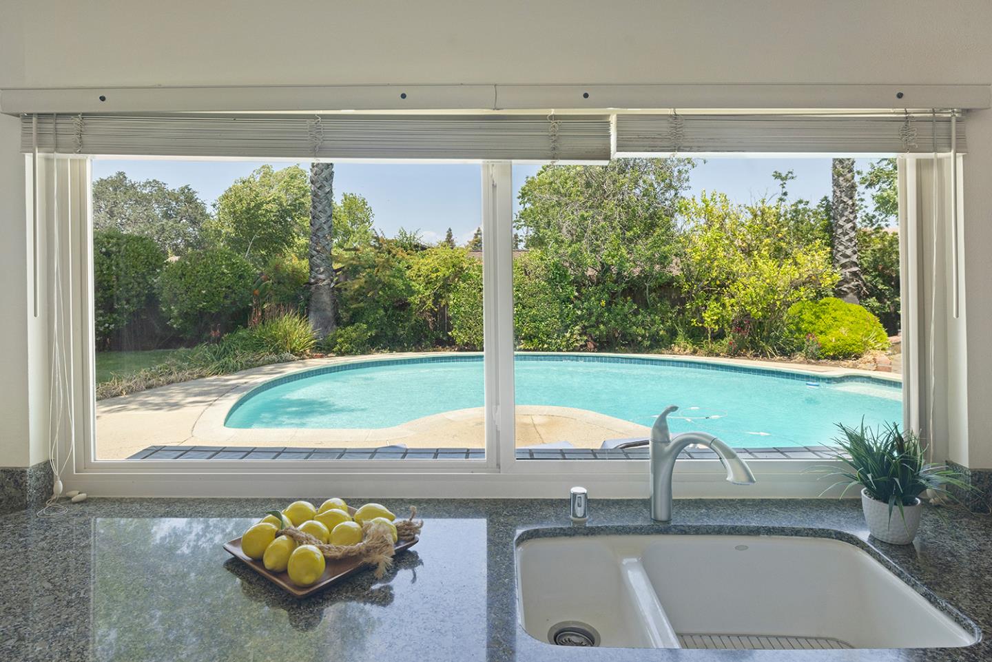 Detail Gallery Image 24 of 66 For 5575 via Ensenada, Concord,  CA 94521 - 4 Beds | 3 Baths
