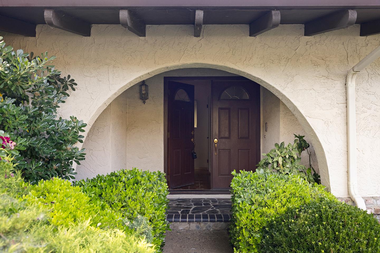 Detail Gallery Image 3 of 66 For 5575 via Ensenada, Concord,  CA 94521 - 4 Beds | 3 Baths