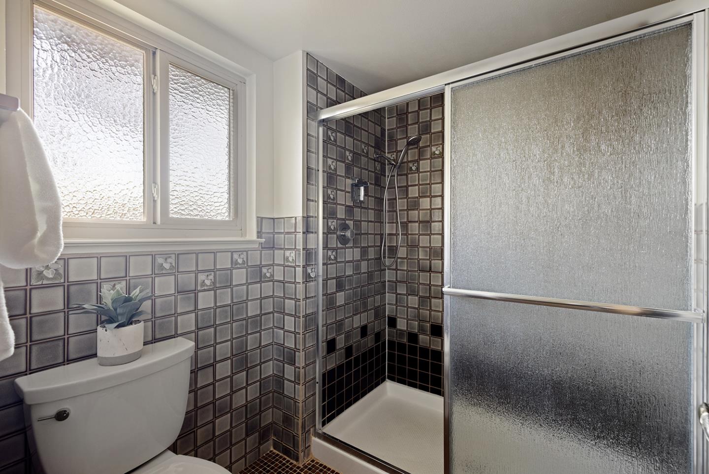 Detail Gallery Image 32 of 66 For 5575 via Ensenada, Concord,  CA 94521 - 4 Beds | 3 Baths